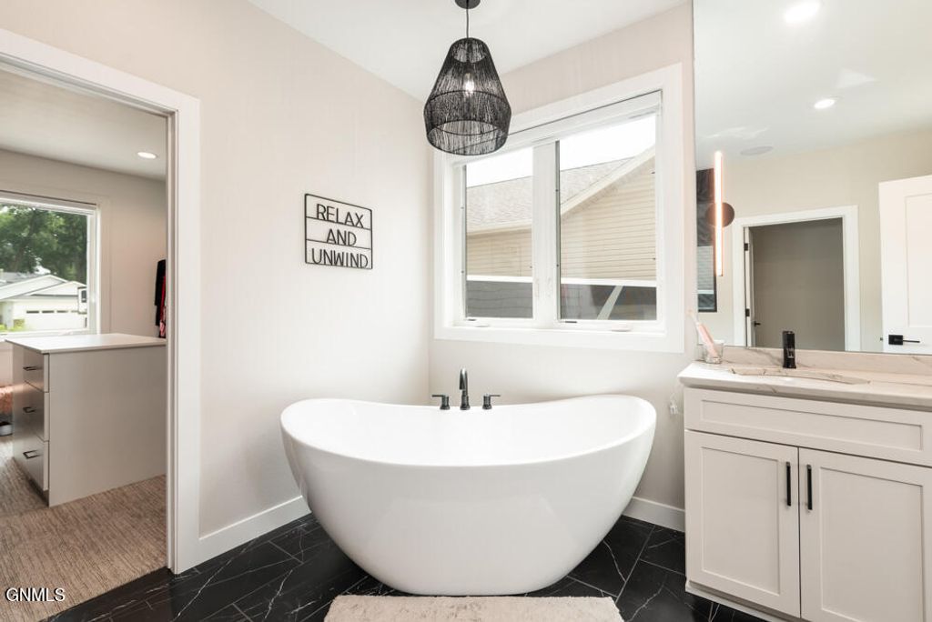 3305 Bay Shore Bend SE, Mandan, ND 58554 photo 24