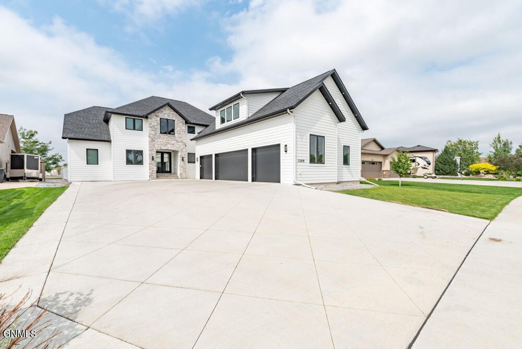 3305 Bay Shore Bend SE, Mandan, ND 58554 photo 57