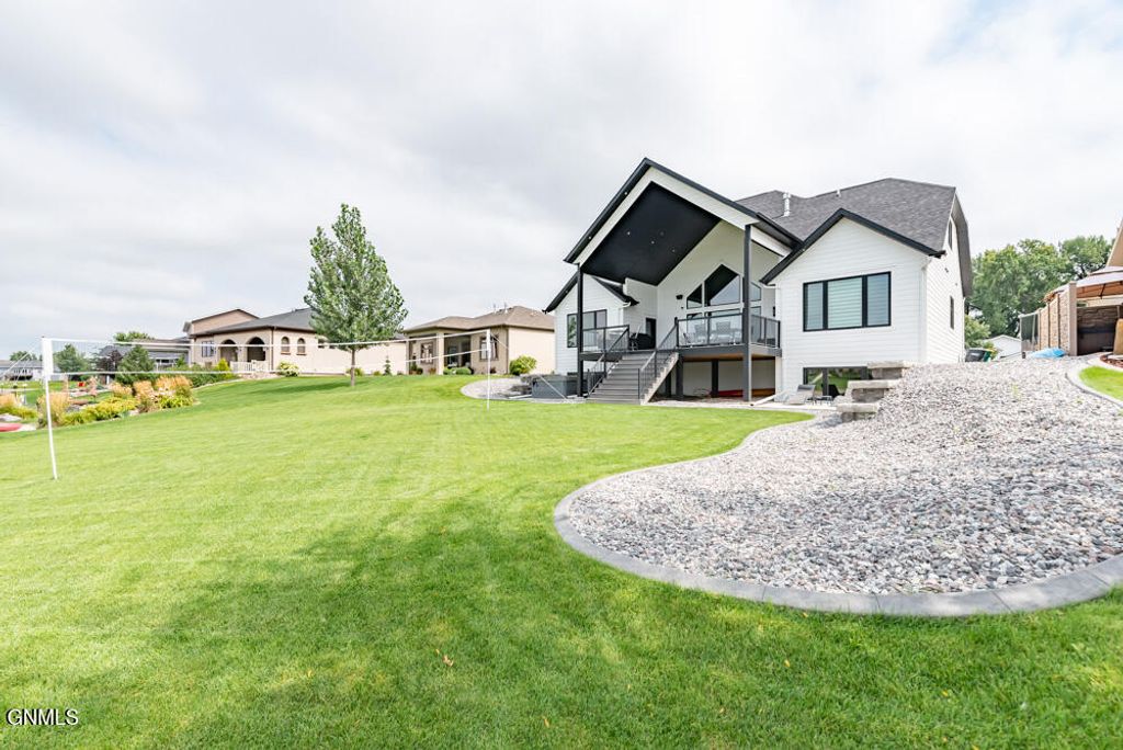 3305 Bay Shore Bend SE, Mandan, ND 58554 photo 63
