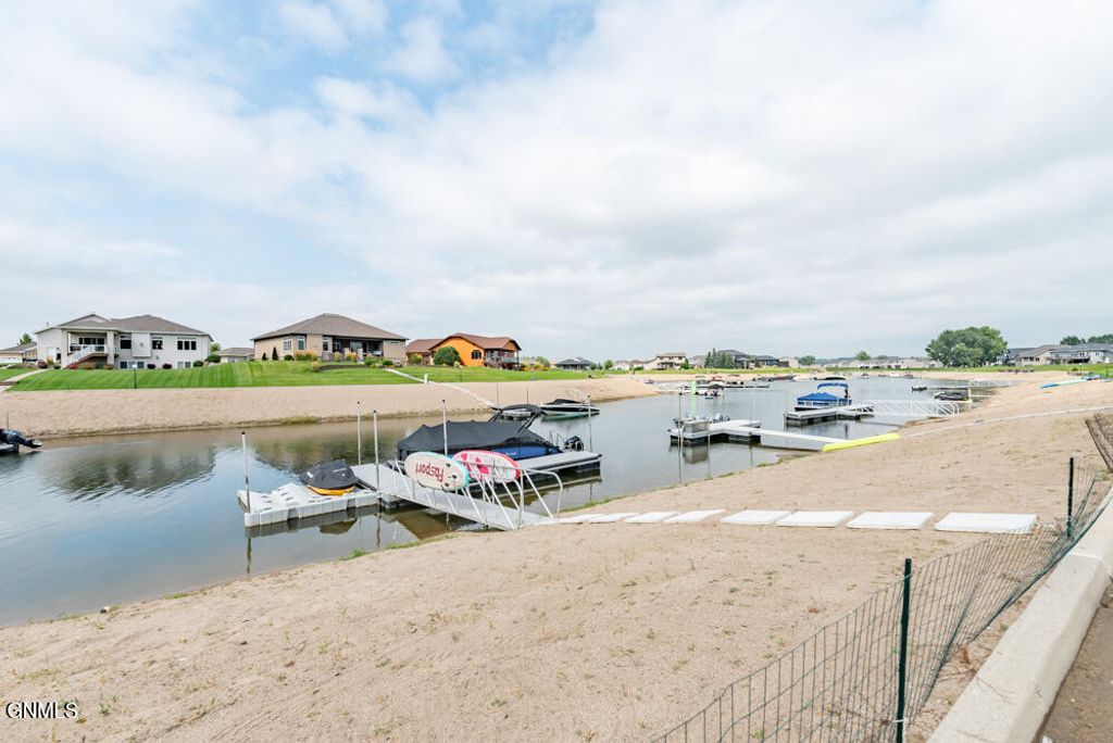 3305 Bay Shore Bend SE, Mandan, ND 58554 photo 66