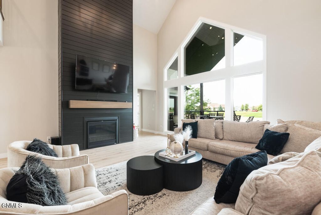 3305 Bay Shore Bend SE, Mandan, ND 58554 photo 7