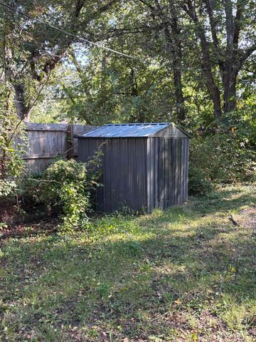 630 N Old Manor, Wichita, KS 67208