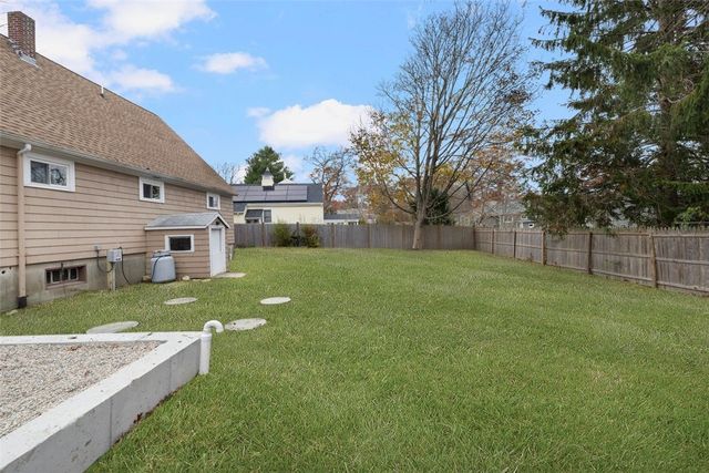 374 Crandall Road, Tiverton, RI 02878