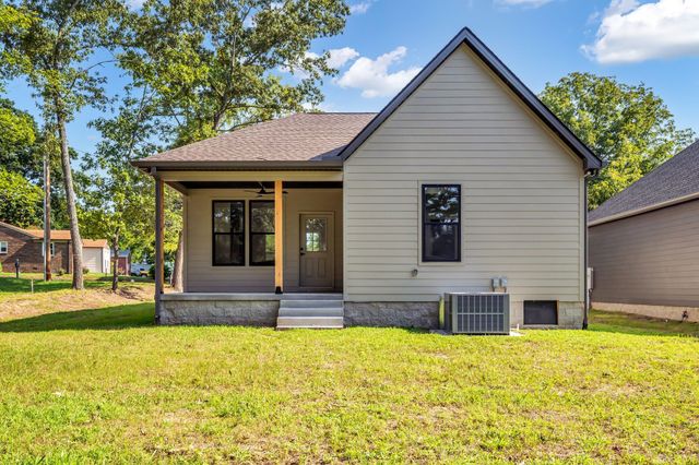 321 Jackson Street, White Bluff, TN 37187
