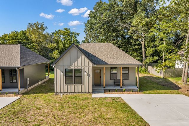 321 Jackson Street, White Bluff, TN 37187
