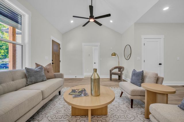321 Jackson Street, White Bluff, TN 37187