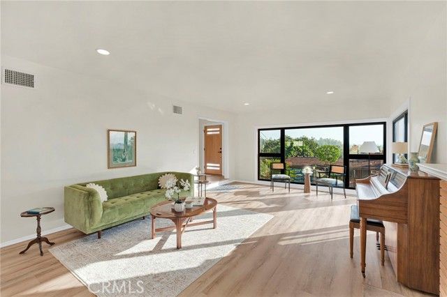 195 Anita Drive, Pasadena, CA 91105