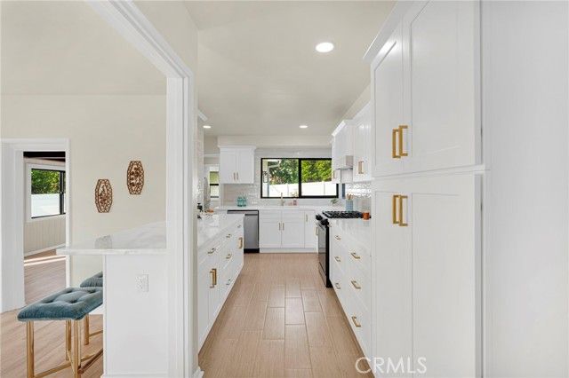 195 Anita Drive, Pasadena, CA 91105