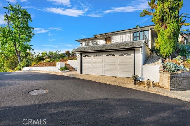 195 Anita Drive, Pasadena, CA 91105