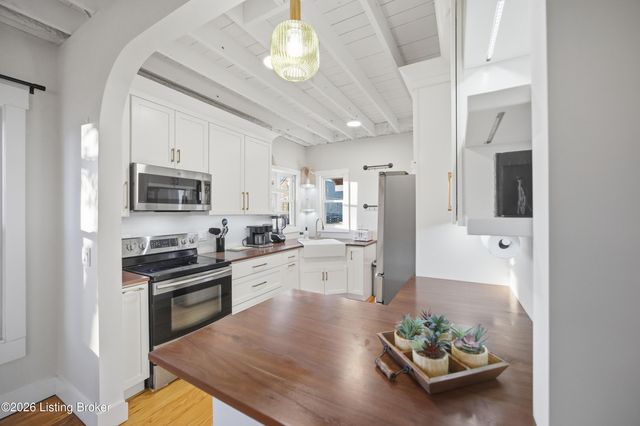 66 Lawson Ln, Shelbyville, KY 40065