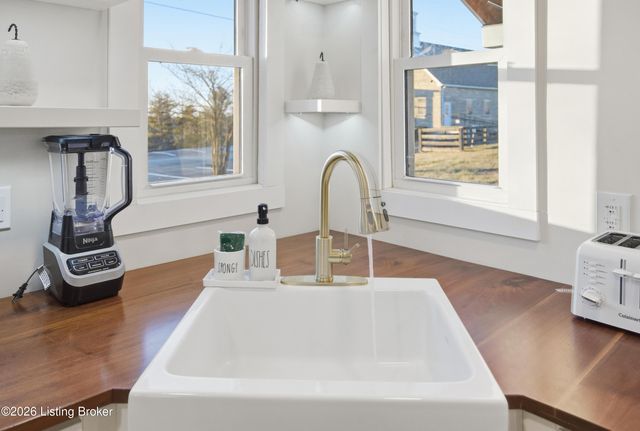 66 Lawson Ln, Shelbyville, KY 40065