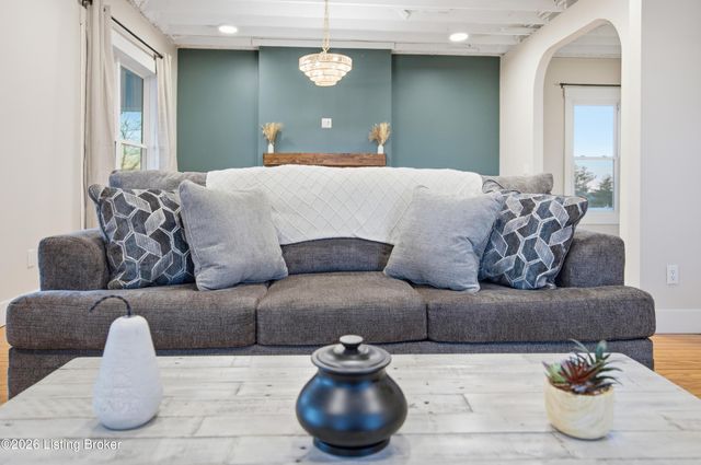 66 Lawson Ln, Shelbyville, KY 40065