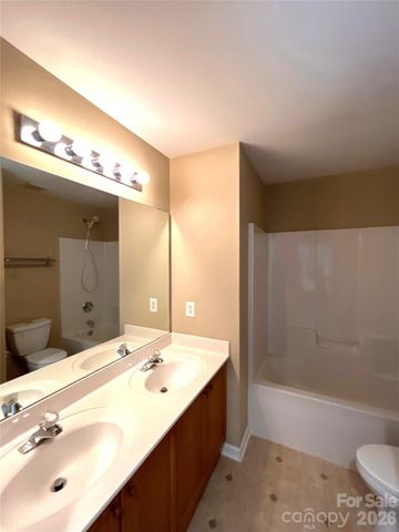 2140 Pineapple Court, Matthews, NC 28105