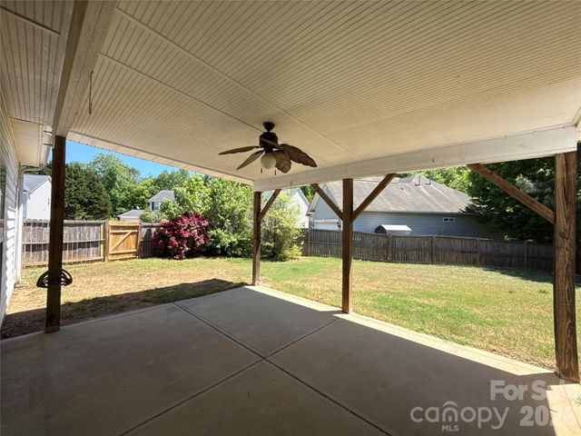 2140 Pineapple Court, Matthews, NC 28105