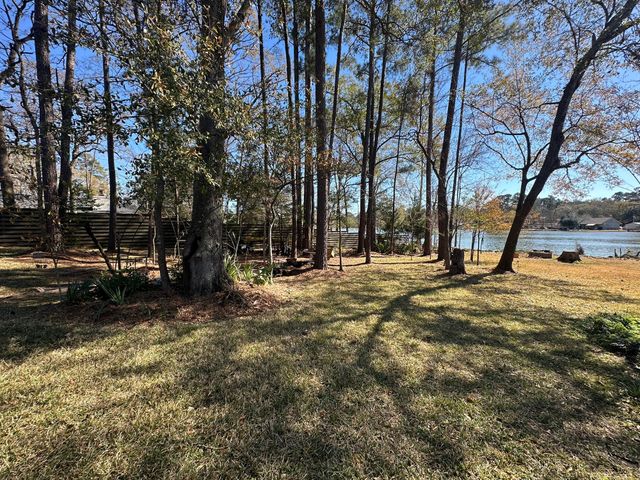 512 Navajo Street, Montgomery, TX 77316