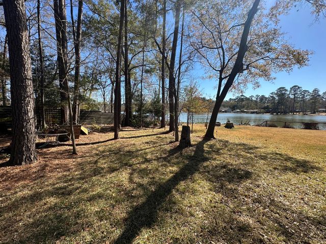 512 Navajo Street, Montgomery, TX 77316