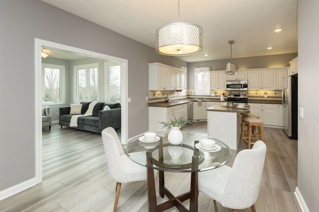 6511 NW 93rd Street, Johnston, IA 50131