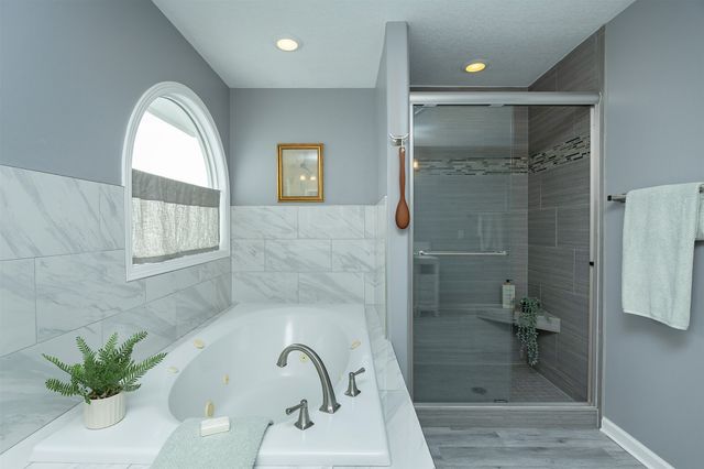 6511 NW 93rd Street, Johnston, IA 50131