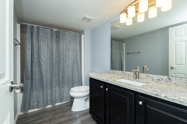 6511 NW 93rd Street, Johnston, IA 50131