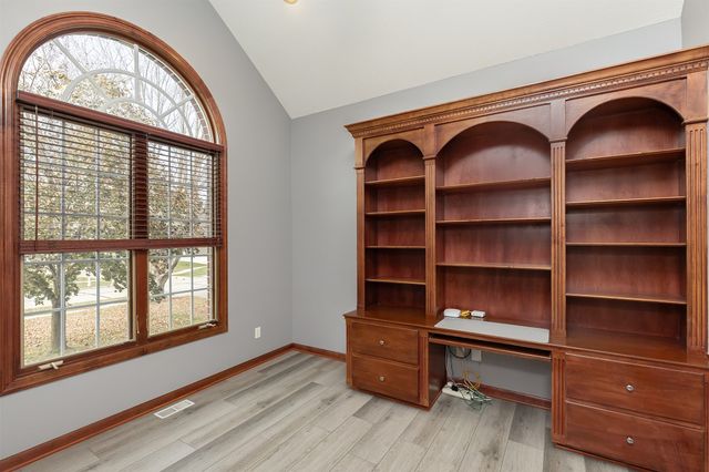 6511 NW 93rd Street, Johnston, IA 50131