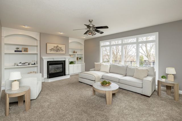 6511 NW 93rd Street, Johnston, IA 50131