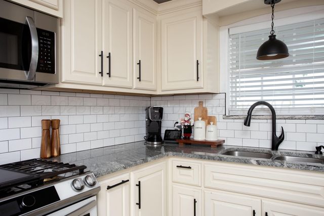 1208 SKYLINE Drive, Amarillo, TX 79108