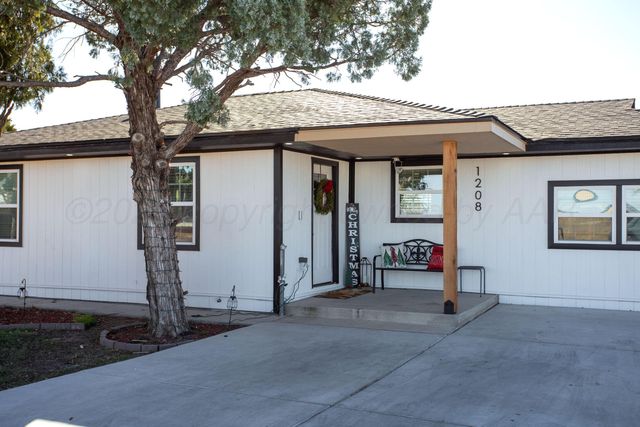 1208 SKYLINE Drive, Amarillo, TX 79108