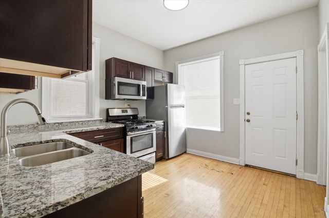 4245 W Monroe Street, Chicago, IL 60624