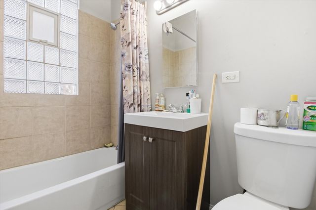 4245 W Monroe Street, Chicago, IL 60624