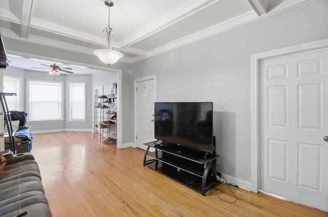 4245 W Monroe Street, Chicago, IL 60624