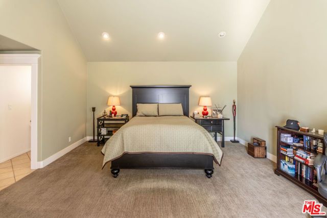 880 Wellesley Avenue, Los Angeles, CA 90049