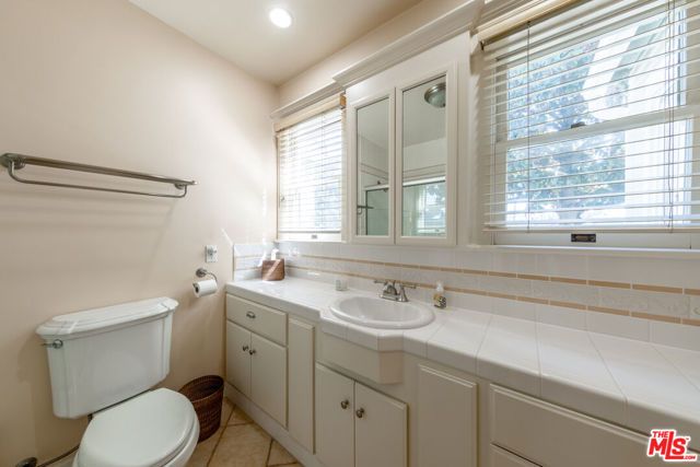 880 Wellesley Avenue, Los Angeles, CA 90049