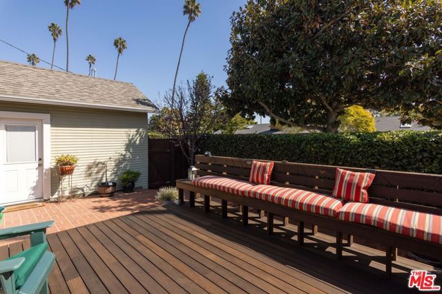 880 Wellesley Avenue, Los Angeles, CA 90049