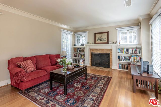 880 Wellesley Avenue, Los Angeles, CA 90049