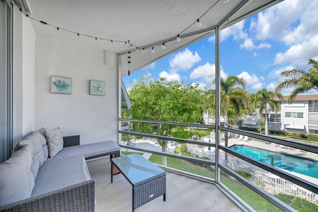 400 SE 10th Street 303, Deerfield Beach, FL 33441