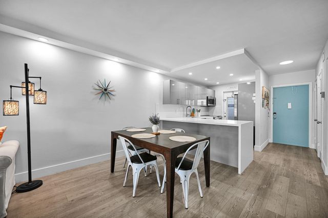 400 SE 10th Street 303, Deerfield Beach, FL 33441