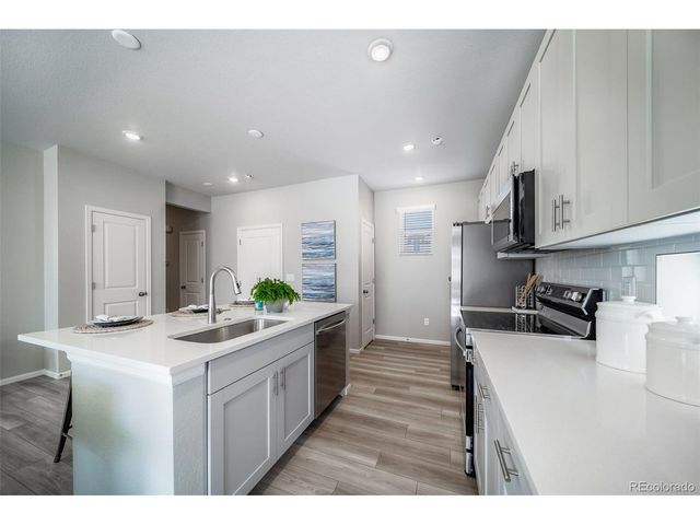 10052 Salem Ct, Commerce City, CO 80022