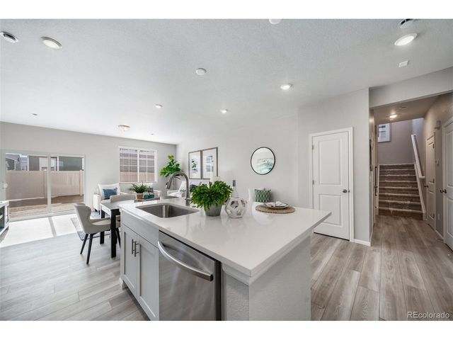 10052 Salem Ct, Commerce City, CO 80022