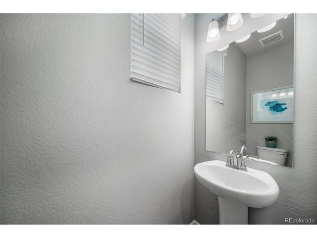 10052 Salem Ct, Commerce City, CO 80022