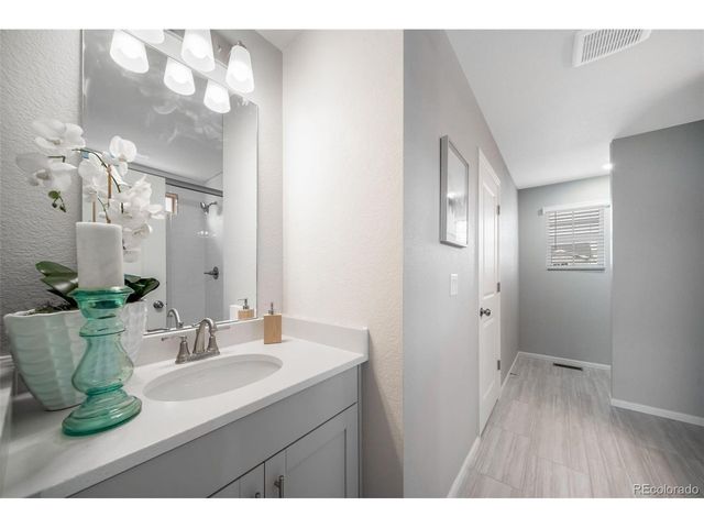 10052 Salem Ct, Commerce City, CO 80022