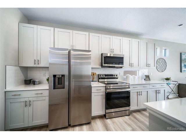 10052 Salem Ct, Commerce City, CO 80022