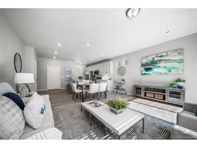 10052 Salem Ct, Commerce City, CO 80022
