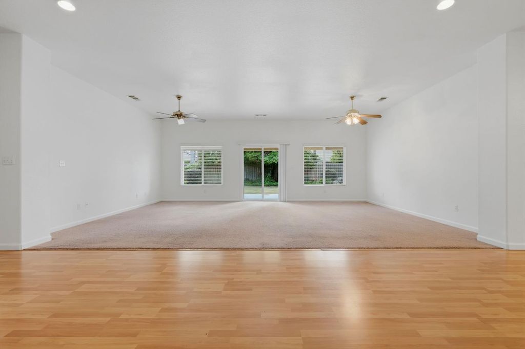 Image 13 of property listing at 6111 W Pryor Avenue, Visalia, CA 93277