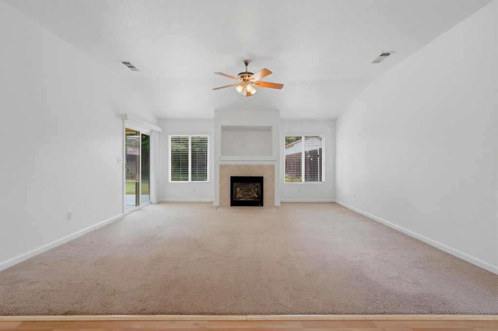 Image 30 of property listing at 6111 W Pryor Avenue, Visalia, CA 93277