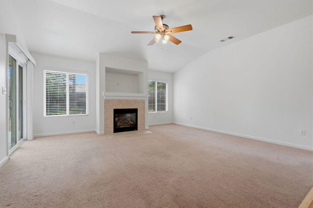 Image 32 of property listing at 6111 W Pryor Avenue, Visalia, CA 93277