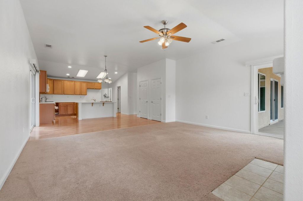 Image 34 of property listing at 6111 W Pryor Avenue, Visalia, CA 93277