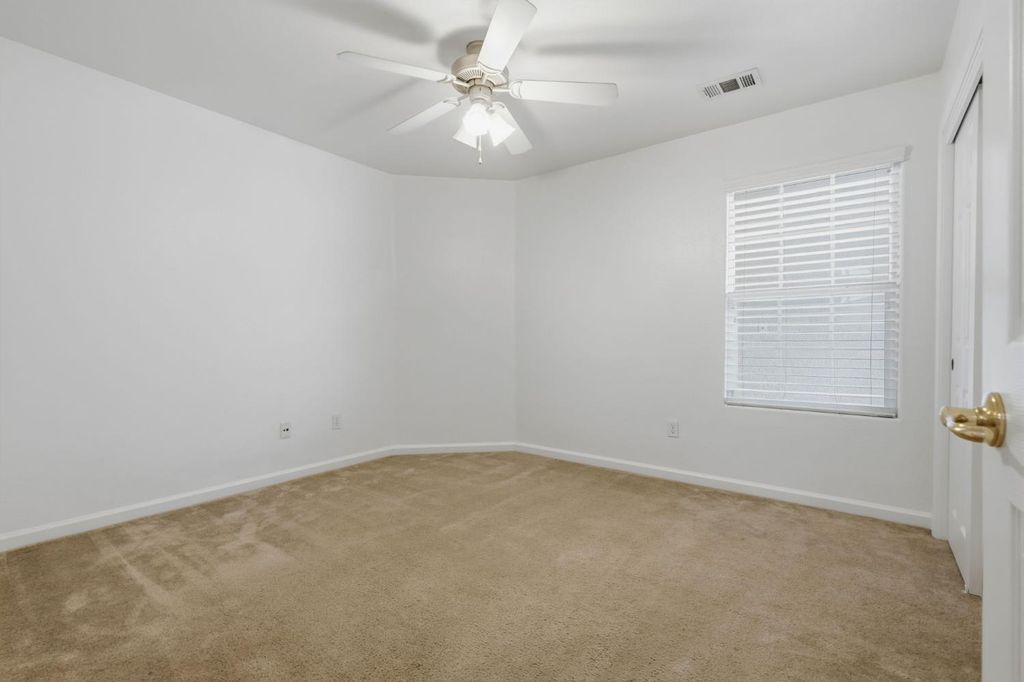 Image 37 of property listing at 6111 W Pryor Avenue, Visalia, CA 93277