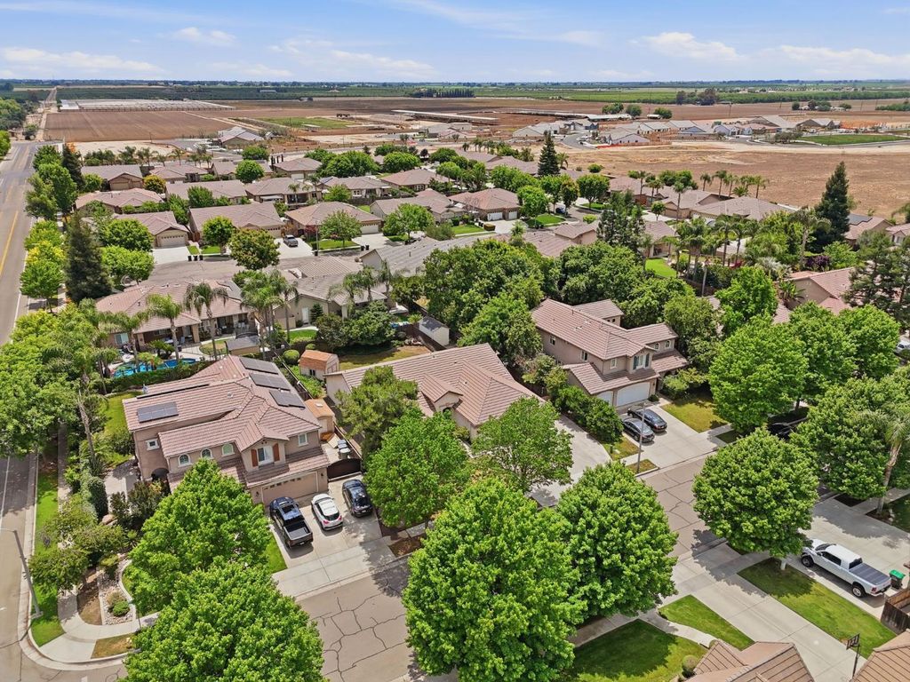 Image 9 of property listing at 6111 W Pryor Avenue, Visalia, CA 93277