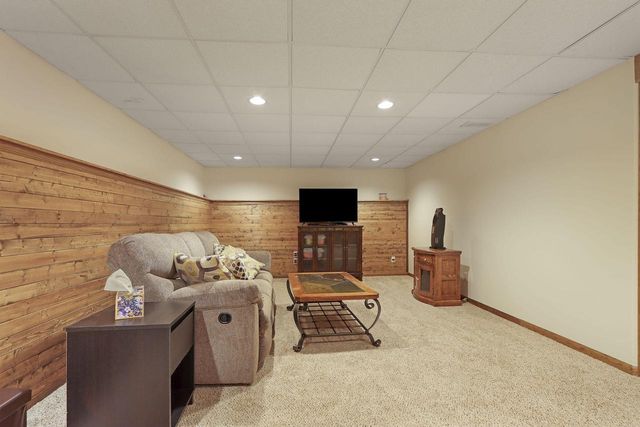 9225 160th AVENUE, Bristol, WI 53104