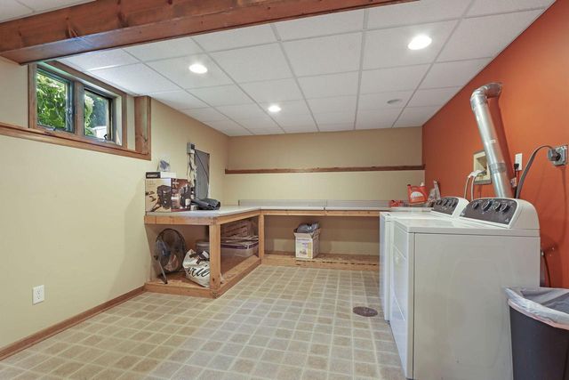 9225 160th AVENUE, Bristol, WI 53104